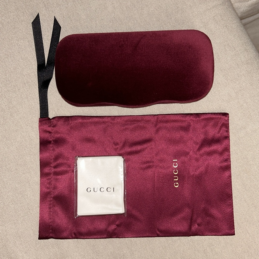 GUCCI sunglasses case with sunglasses pouch and cleaning cloth.